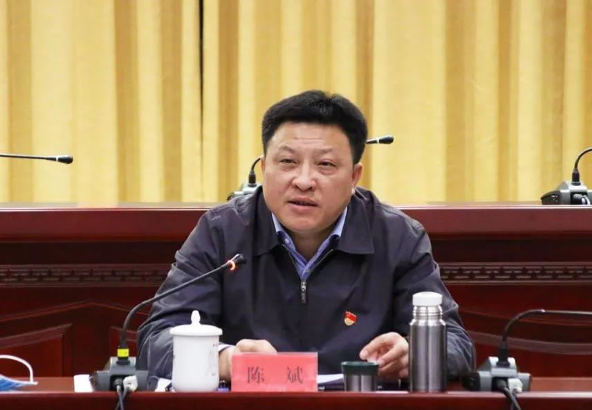 县委书记陈斌主持召开土地抛荒治理和春耕备耕工作部署会_福州市永泰